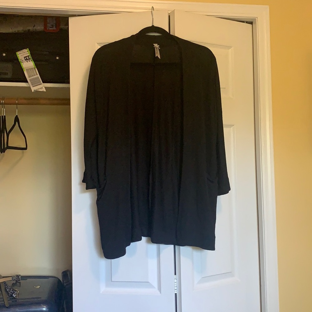 Black cardigan with pockets
